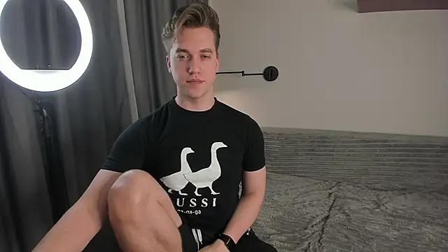 Snapshot of AustinButler chatting on 12-01-24, 07:58 AustinButler online show from 12-01-24, 07:58