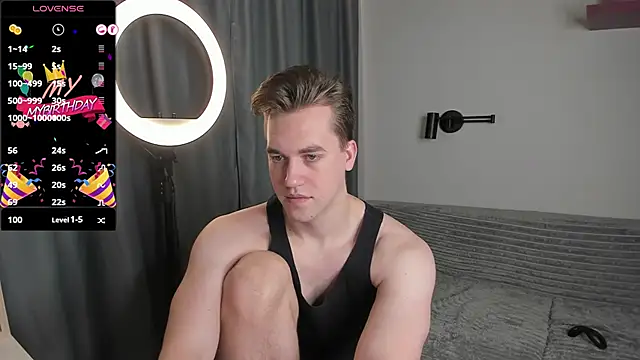 Snapshot of AustinButler chatting on 12-04-24, 09:13 AustinButler online show from 12-04-24, 09:13