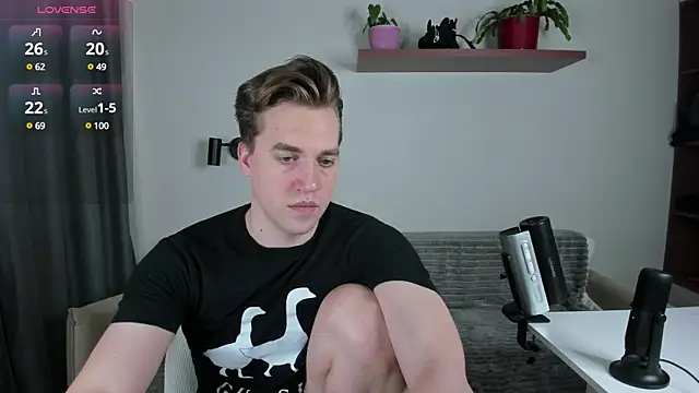 Snapshot of AustinButler chatting on 12-14-24, 07:46 AustinButler online show from 12-14-24, 07:46