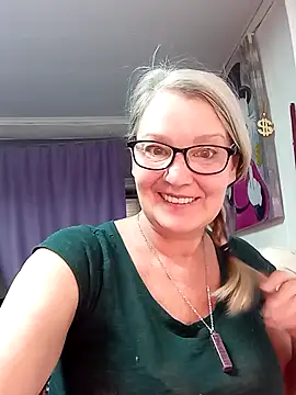 irinamaux online show from 02-21-26, 12:00