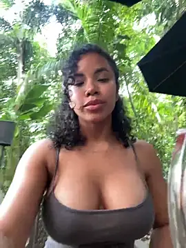 Snapshot of Brunettexio chatting on 12-22-24, 08:58 Brunettexio online show from 12-22-24, 08:58