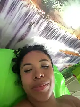 Snapshot of Brunettexio chatting on 02-14-25, 07:54 Brunettexio online show from 02-14-25, 07:54