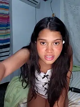 Snapshot of Tamiapple chatting on 11-04-25, 02:54 Tamiapple online show from 11-04-25, 02:54