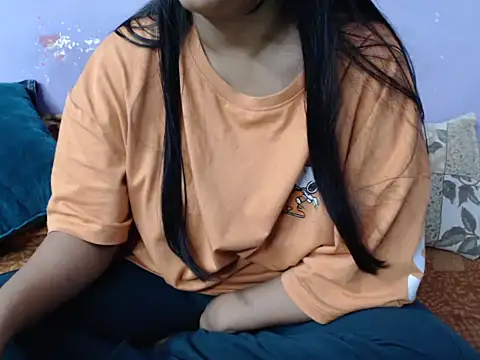 Snapshot of Freya_nia chatting on 11-21-25, 03:33 Freya nia online show from 11-21-25, 03:33