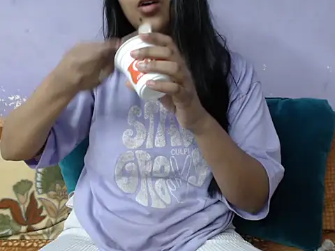 Snapshot of Freya_nia chatting on 11-27-25, 02:52 Freya nia online show from 11-27-25, 02:52