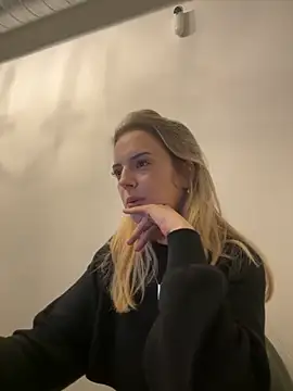 LexyGold online show from 11-14-25, 02:16