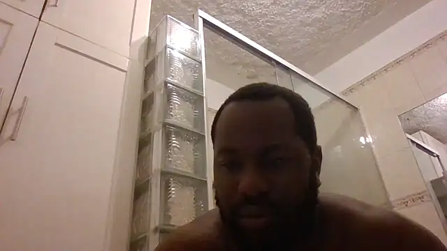 Snapshot of Bighood_T chatting on 06-01-26, 06:04 Bighood T online show from 06-01-26, 06:04