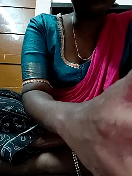 Snapshot of tamilachi4u chatting on 12-14-25, 01:49 tamilachi4u online show from 12-14-25, 01:49