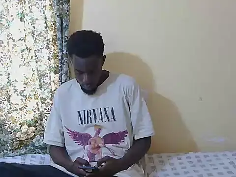 Snapshot of large_blackdick chatting on 09-11-25, 07:30 large blackdick online show from 09-11-25, 07:30