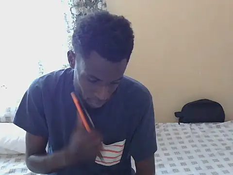 Snapshot of large_blackdick chatting on 09-23-25, 08:39 large blackdick online show from 09-23-25, 08:39