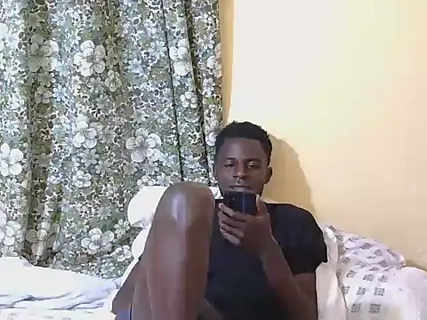 Snapshot of large_blackdick chatting on 10-03-25, 09:34 large blackdick online show from 10-03-25, 09:34