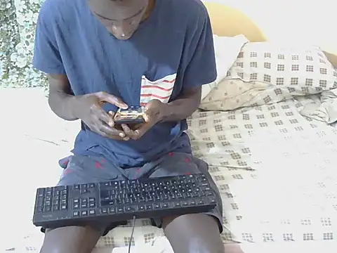 Snapshot of large_blackdick chatting on 10-11-25, 05:44 large blackdick online show from 10-11-25, 05:44