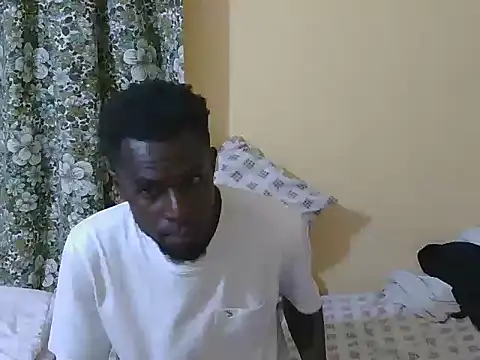 Snapshot of large_blackdick chatting on 11-15-25, 05:31 large blackdick online show from 11-15-25, 05:31