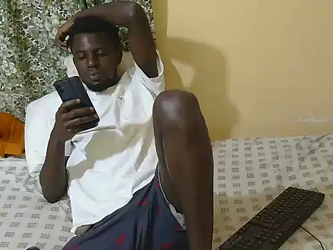 Snapshot of large_blackdick chatting on 11-29-25, 08:45 large blackdick online show from 11-29-25, 08:45