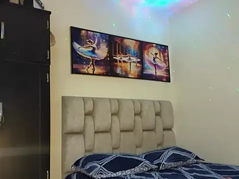 Angellyg online show from 04-19-26, 12:33