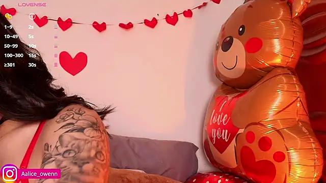 Aliceowenn online show from 02-14-25, 09:10