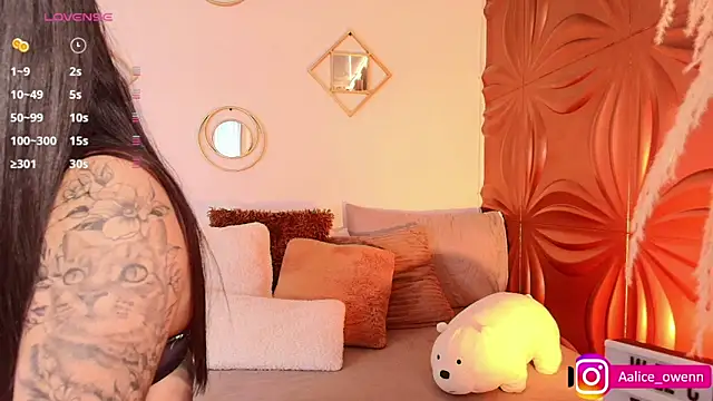 Aliceowenn online show from 10-04-25, 09:13