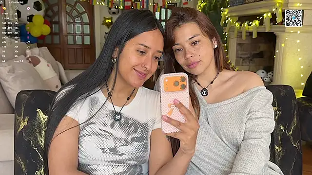 2SummerLove1 online show from 06-28-26, 02:34