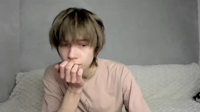 Snapshot of Makentoshi_ chatting on 11-21-25, 12:21 Makentoshi online show from 11-21-25, 12:21