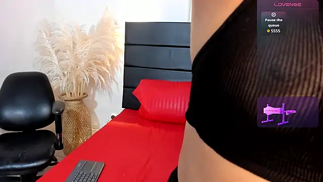 Julieta Coopeer  online show from 09-19-25, 10:38