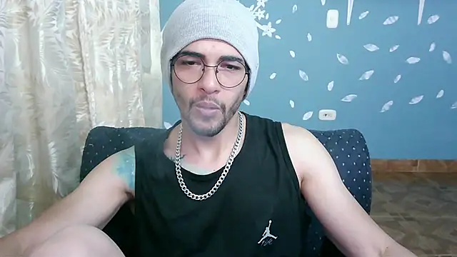 Snapshot of ponzothc chatting on 09-27-25, 07:52 ponzothc online show from 09-27-25, 07:52