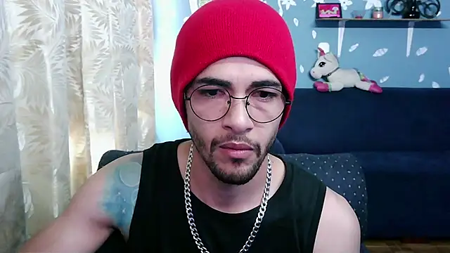 Snapshot of ponzothc chatting on 10-25-25, 09:09 ponzothc online show from 10-25-25, 09:09