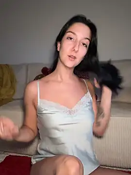 Snapshot of _Juliette chatting on 06-22-26, 07:44 Juliette online show from 06-22-26, 07:44