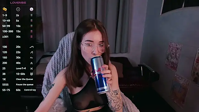 Snapshot of ashleyro1 chatting on 11-15-25, 01:18 ashleyro1 online show from 11-15-25, 01:18