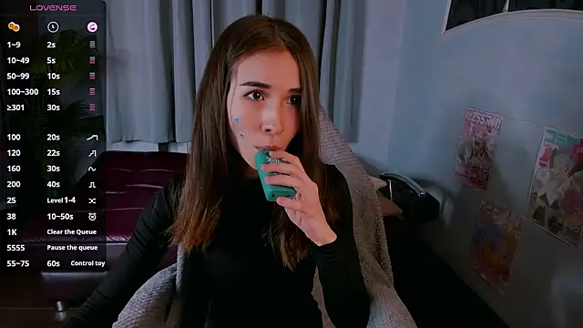 Snapshot of ashleyro1 chatting on 11-16-25, 01:06 ashleyro1 online show from 11-16-25, 01:06