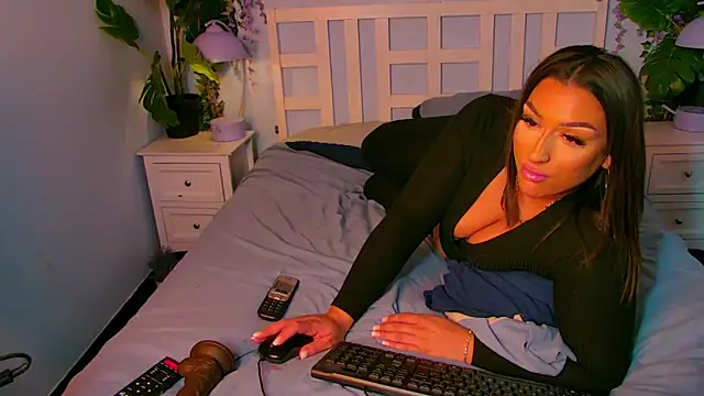 Snapshot of JanesaMiaBabestationx chatting on 09-12-25, 01:00 JanesaMiaBabestationx online show from 09-12-25, 01:00