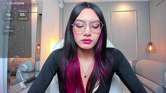 AzuraKindong online show from 11-18-25, 07:18