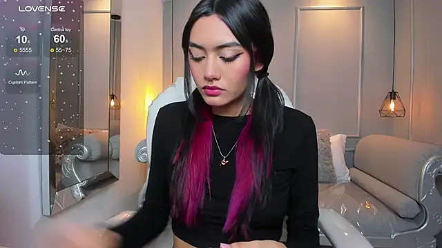 AzuraKindong online show from 12-02-25, 07:09