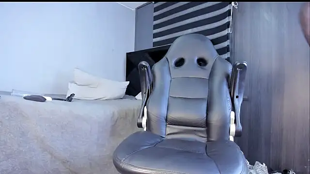 Dancelwashington online show from 04-18-26, 04:33