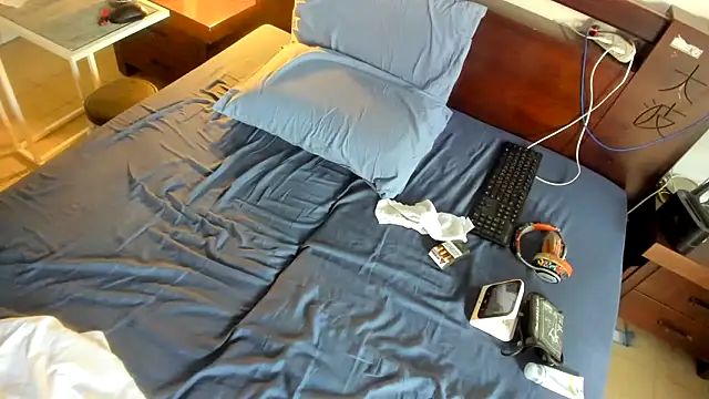 Snapshot of CTPuIITu3 chatting on 09-19-25, 04:03 CTPuIITu3 online show from 09-19-25, 04:03