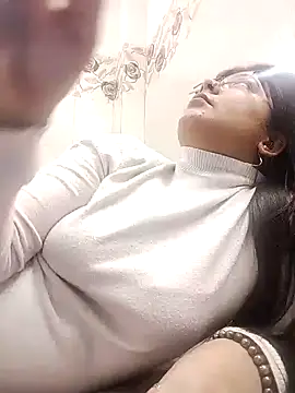 Husnpari20 online show from 01-01-25, 09:28