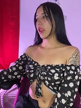 Snapshot of Steph_x chatting on 05-14-26, 02:29 Steph x online show from 05-14-26, 02:29
