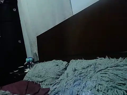 Laura martin  online show from 04-10-26, 07:13