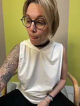 marinella07 online show from 02-28-25, 08:20