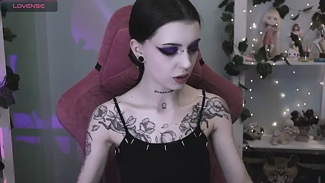 prettybones online show from 06-22-26, 09:45