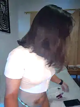 Snapshot of Juanelopez1 chatting on 01-05-25, 03:43 Juanelopez1 online show from 01-05-25, 03:43