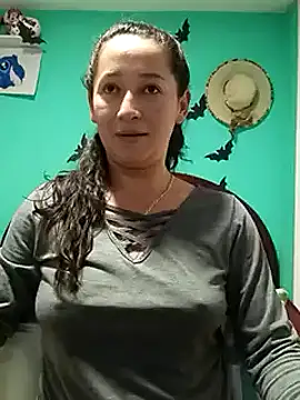 emilypoppy3 online show from 12-05-24, 10:12