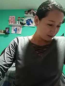 emilypoppy3 online show from 12-12-24, 02:44
