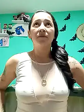 emilypoppy3 online show from 01-10-25, 02:23