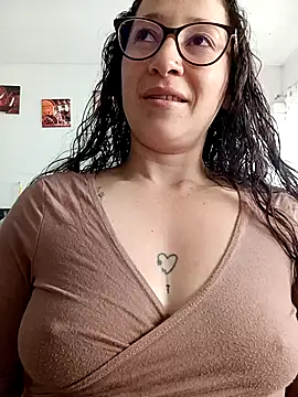 emilypoppy3 online show from 03-07-26, 08:06