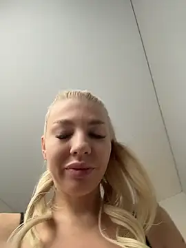 Snapshot of NewLale chatting on 05-24-26, 03:00 NewLale online show from 05-24-26, 03:00