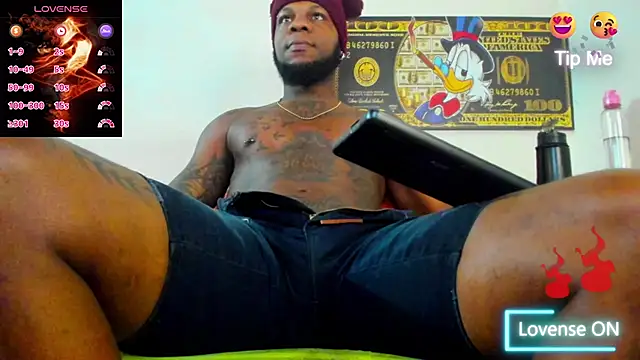 Snapshot of wotton_17 chatting on 11-17-25, 11:21 wotton 17 online show from 11-17-25, 11:21