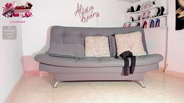 alisiadreams22 online show from 05-21-26, 07:32