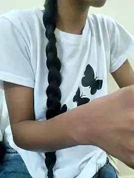 Snapshot of Kumkum_36 chatting on 02-05-25, 08:00 Kumkum 36 online show from 02-05-25, 08:00
