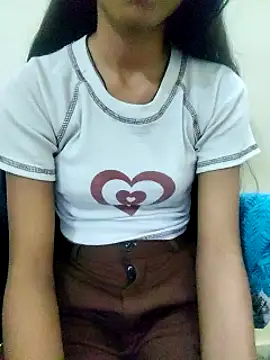 Snapshot of Kumkum_36 chatting on 02-16-25, 10:54 Kumkum 36 online show from 02-16-25, 10:54