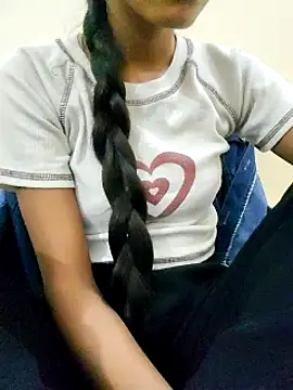 Snapshot of Kumkum_36 chatting on 02-21-25, 11:11 Kumkum 36 online show from 02-21-25, 11:11